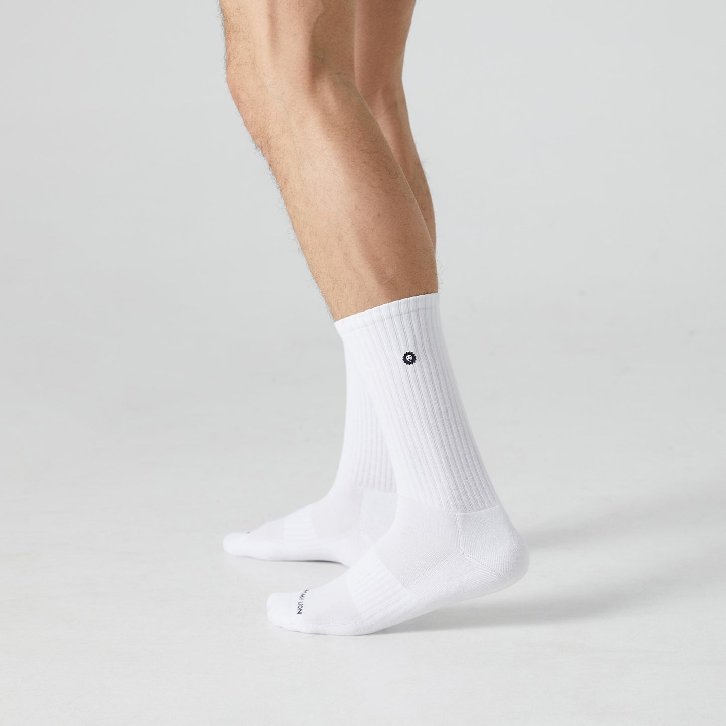 Athletic Essentials Lion - White (1)