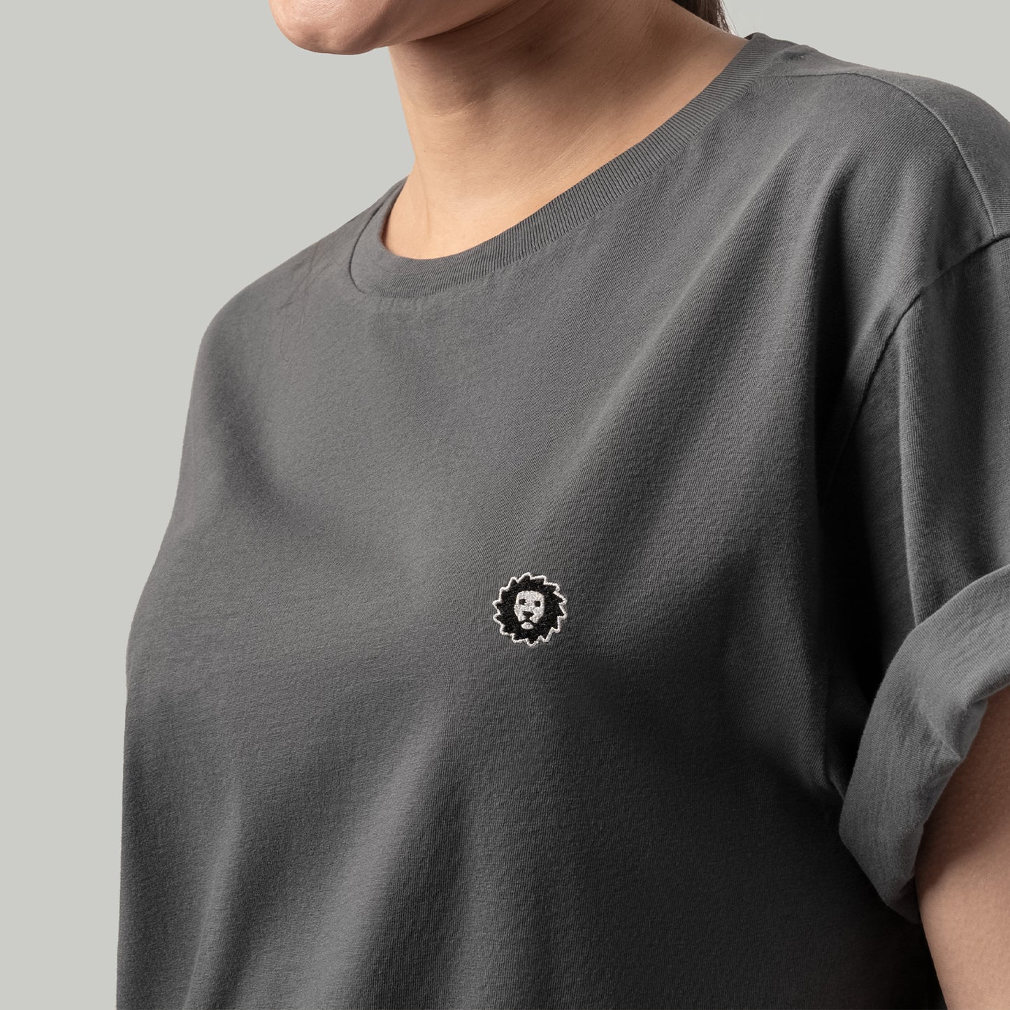 Lion Tee Essentials - Charcoal