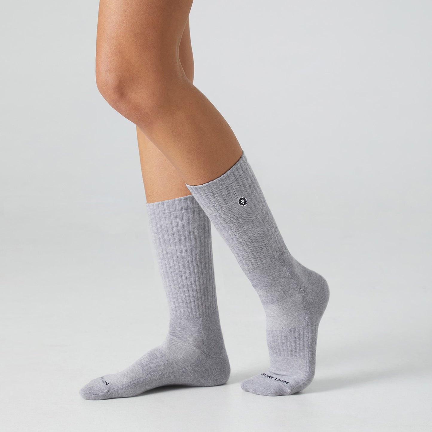 Athletic Essentials Lion - Grey (2)